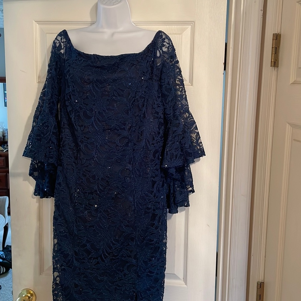 Venus Sequin Lace Bodycon Dress-In Blue